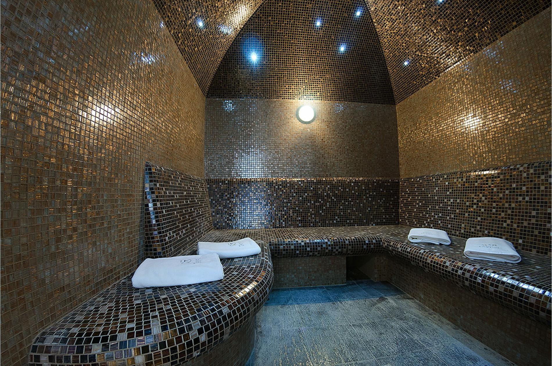 Taurus & Hotel 4*