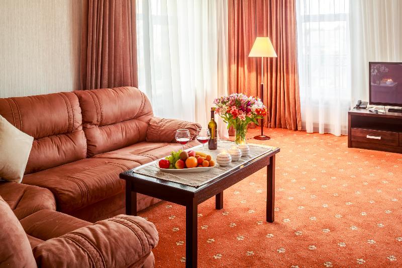Taurus & Hotel 4*